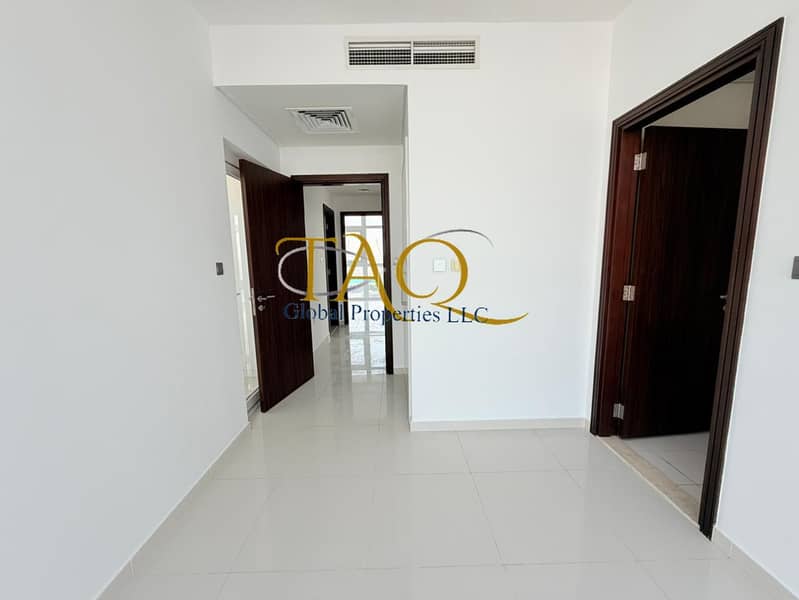 3BR CORNER | SINGLE ROW | UN-FURNISHED | - Image 7