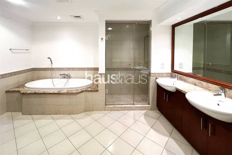 Garage | Unfurnished | Next To Nakheel Mall - Image 11