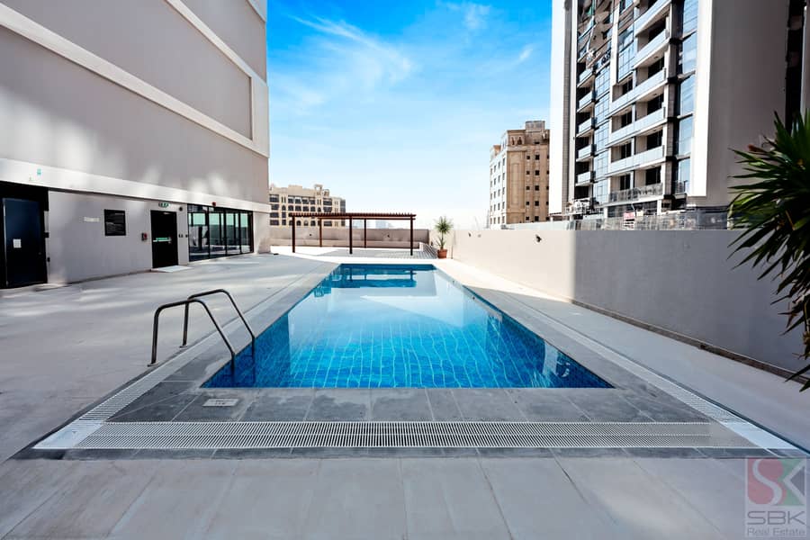 11 Pool-2. jpg