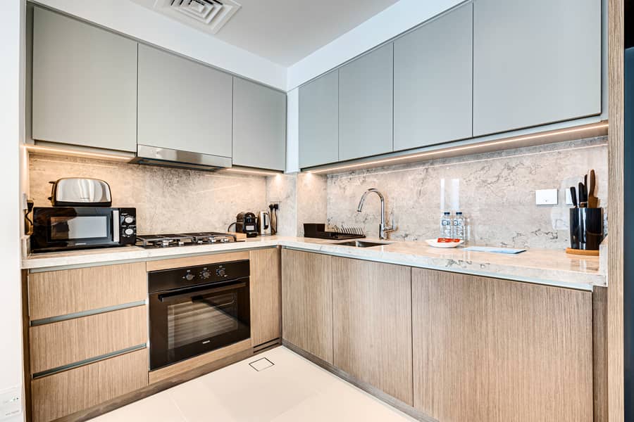 Perfectly located 1 BD apartment in Emaar Beachfront - Image 18