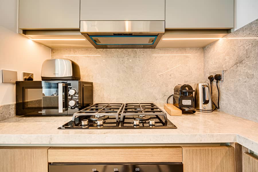 Perfectly located 1 BD apartment in Emaar Beachfront - Image 19