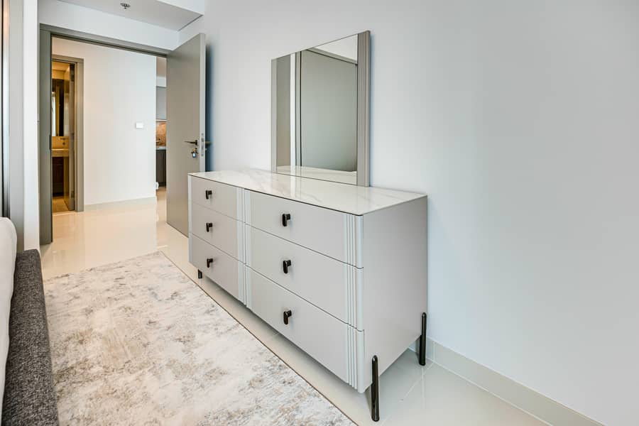 Perfectly located 1 BD apartment in Emaar Beachfront - Image 24