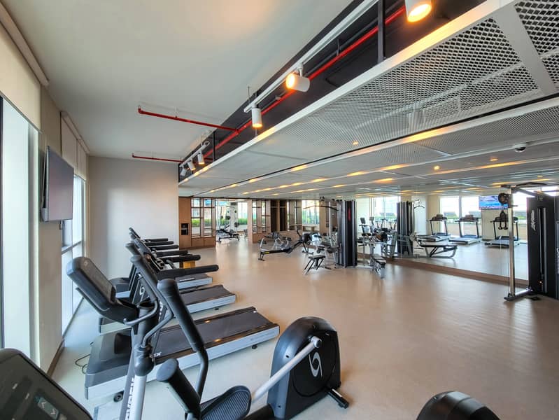 Perfectly located 1 BD apartment in Emaar Beachfront - Image 29