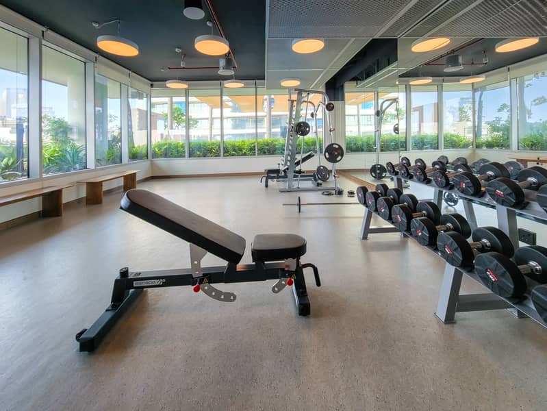 Perfectly located 1 BD apartment in Emaar Beachfront - Image 32