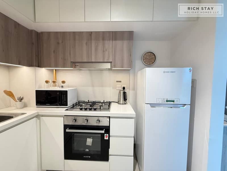 Modern Studio | Fully Furnished | Prime Location - Image 10