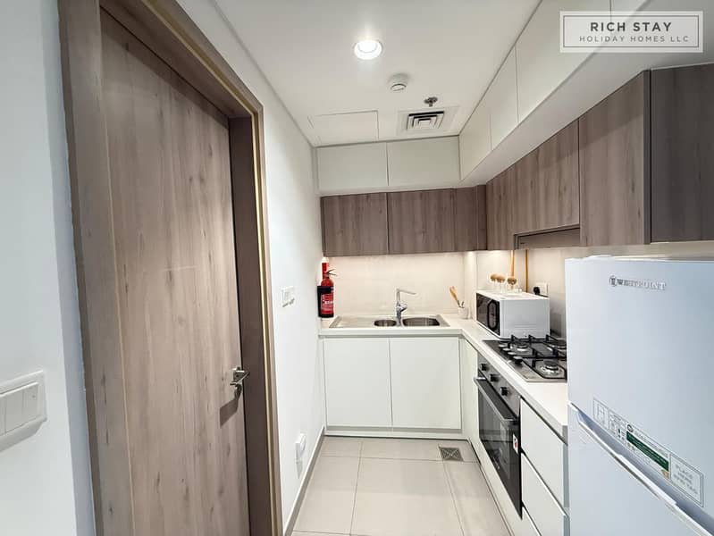 Modern Studio | Fully Furnished | Prime Location - Image 11