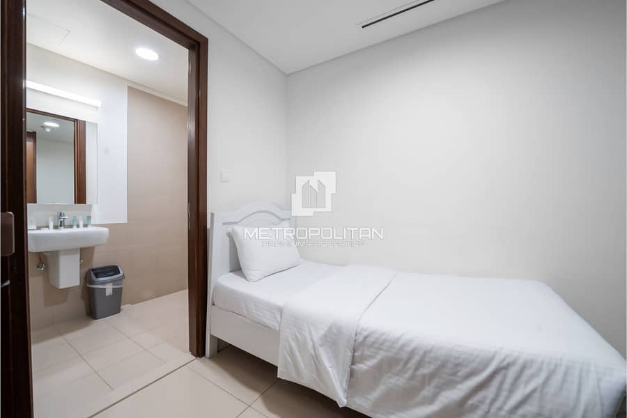 Spacious Layout | Elegantly Furnished | Emaar - Image 18