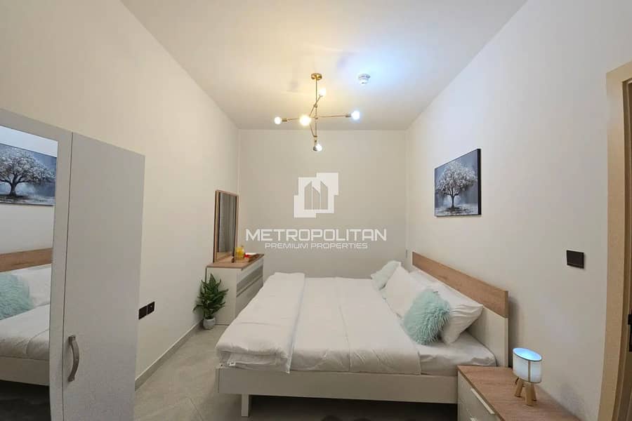 Fully Furnished| Premium Views| Big Balcony | VOT - Image 7