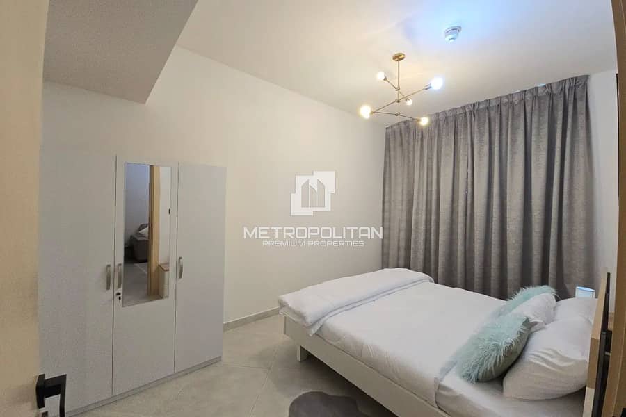 Fully Furnished| Premium Views| Big Balcony | VOT - Image 8