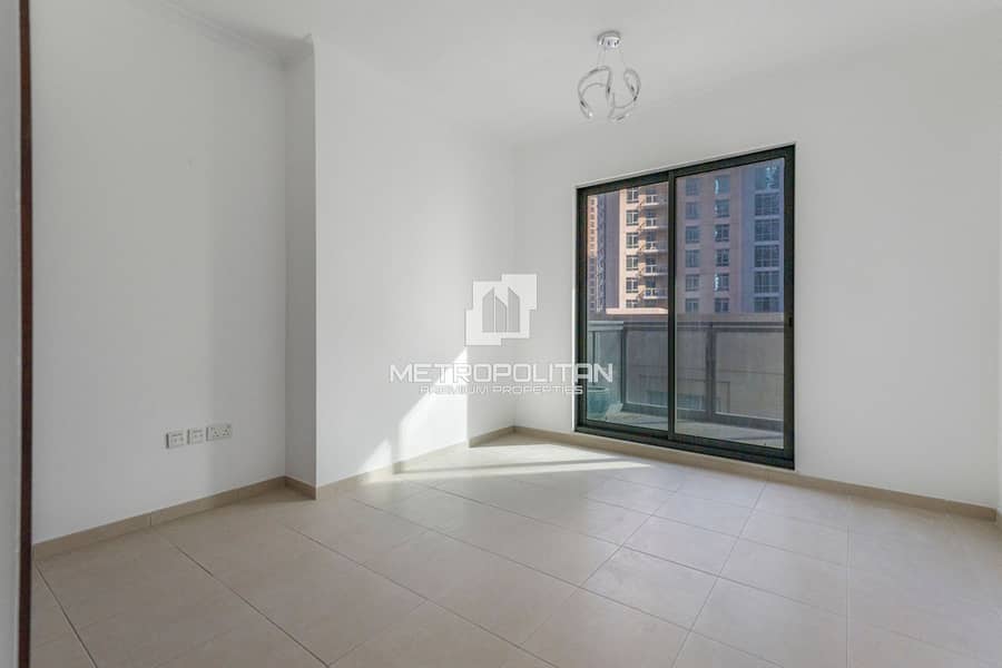 Vacant | Fountain View | Spacious Layout - Image 10