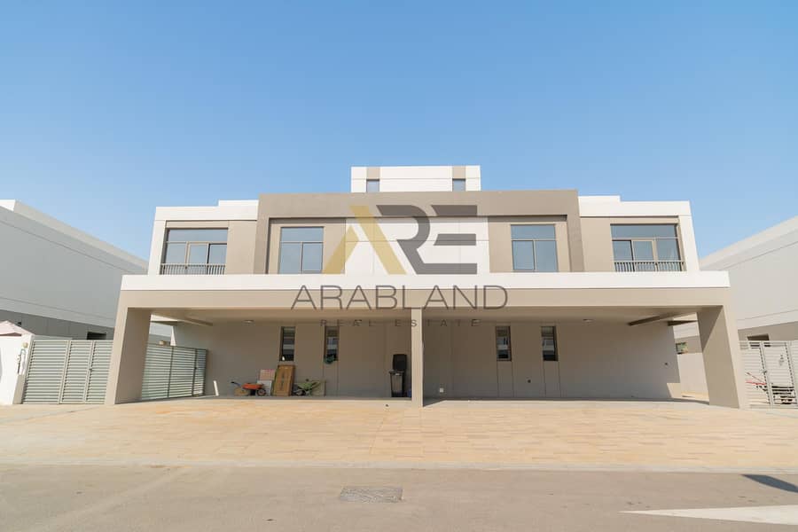 Spacious Unit | Landscaped | Ready to Move-in