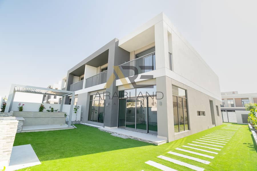 Spacious Unit | Landscaped | Ready to Move-in