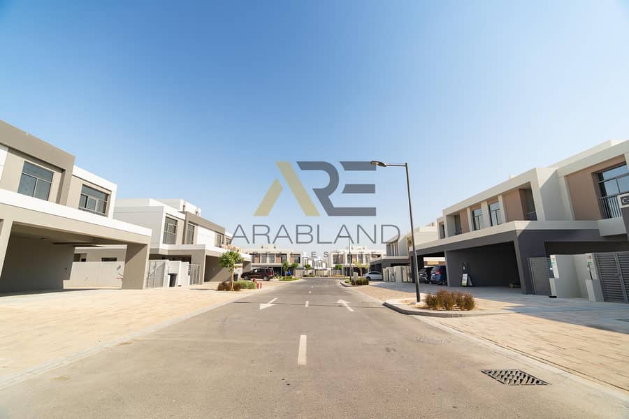 Spacious Unit | Landscaped | Ready to Move-in - Image 13