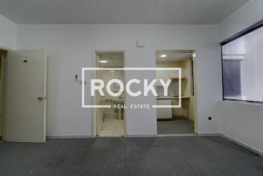 Studio with Parking | Prime Location