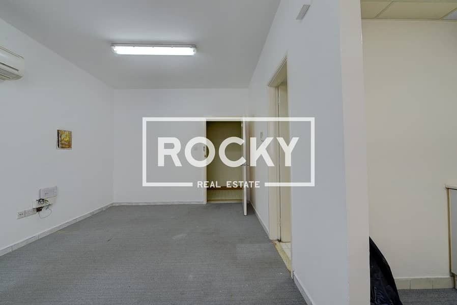 Studio with Parking | Prime Location