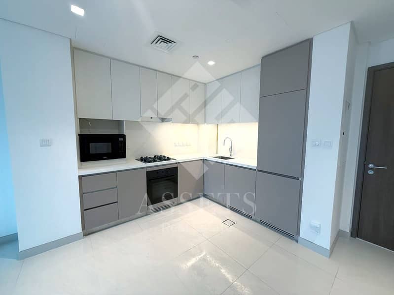 Spacious 2BR Apartment With Terrace and Park View