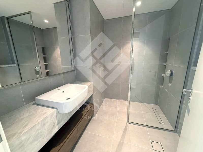 Spacious 2BR Apartment With Terrace and Park View