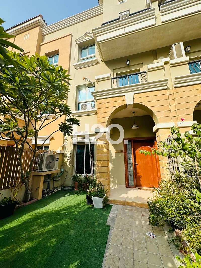 3 Bedroom Townhouse | Spacious Layout | Vacant
