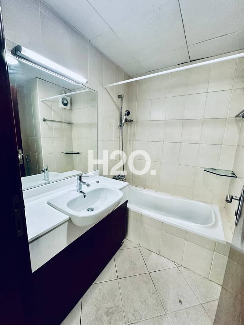 3 Bedroom Townhouse | Spacious Layout | Vacant - Image 12