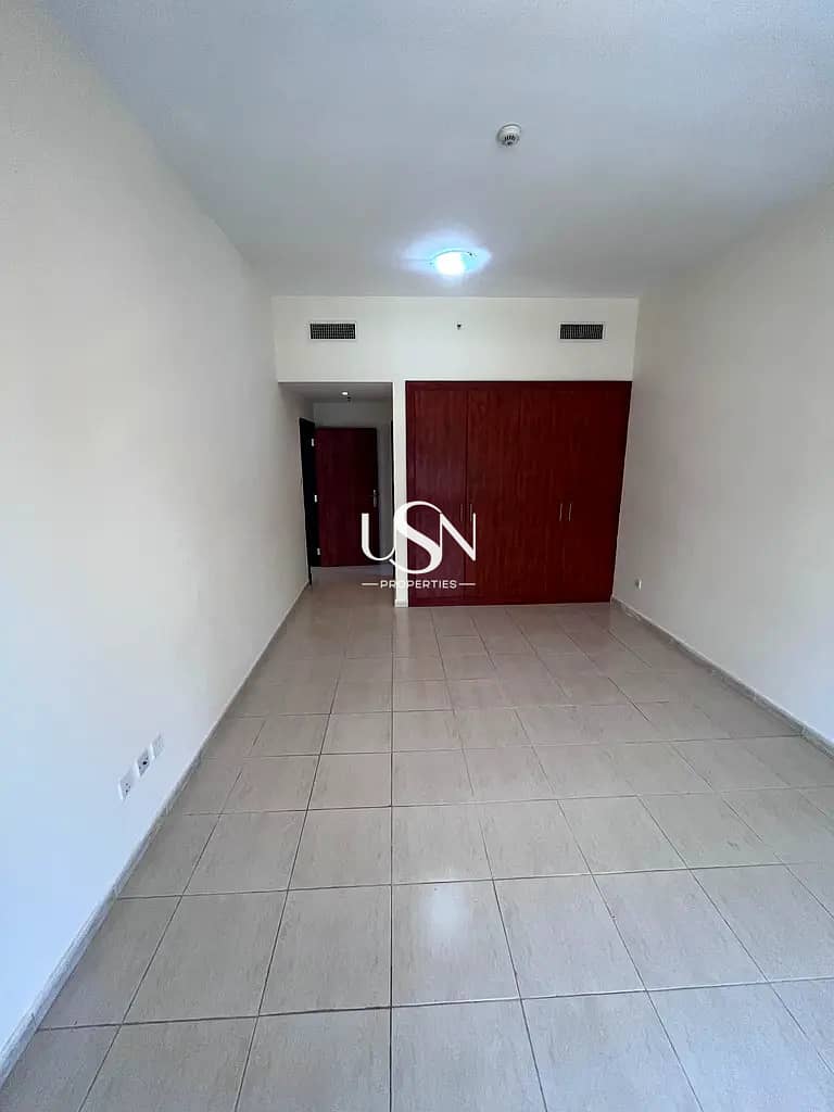 12 CHEQUES | CHILLER FREE | VACANT