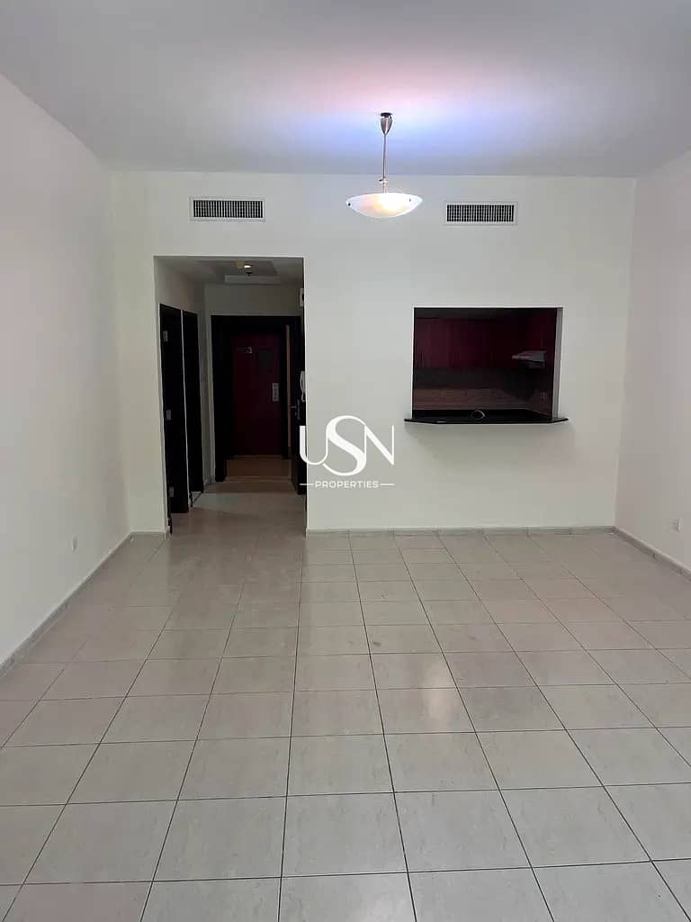 12 CHEQUES | CHILLER FREE | VACANT - Image 8