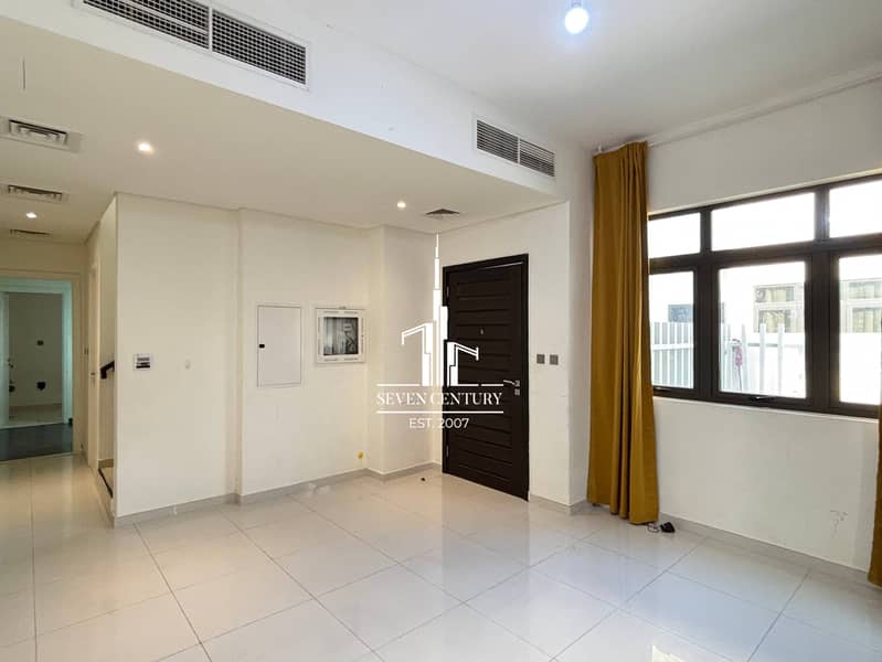 Spacious Layout | Closed Kitchen | Vacant