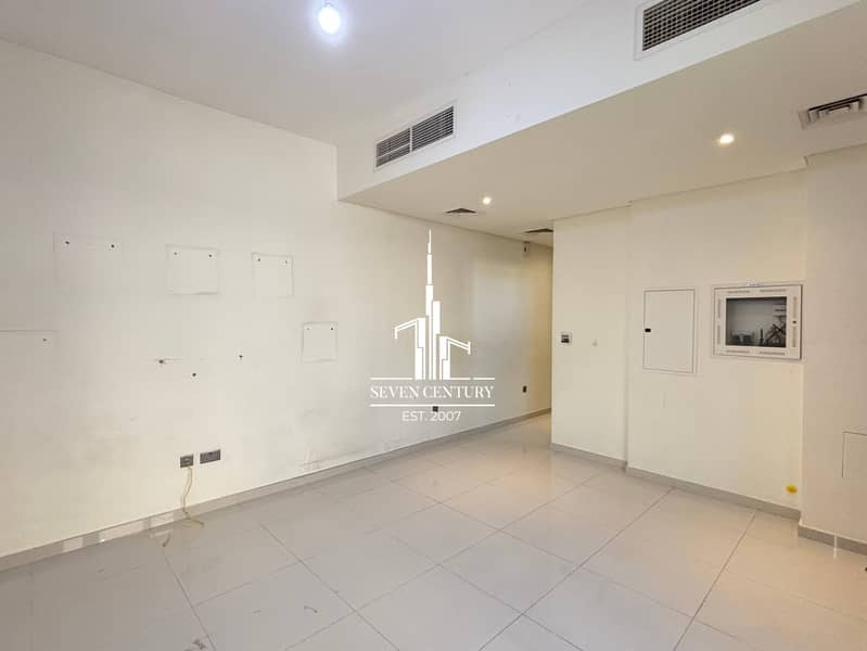 Spacious Layout | Closed Kitchen | Vacant