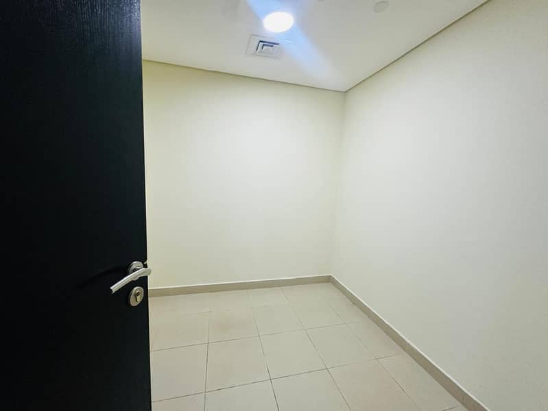 3 BEDROOM+MAID ROOM / BALCONY / VACANT NOW - Image 8