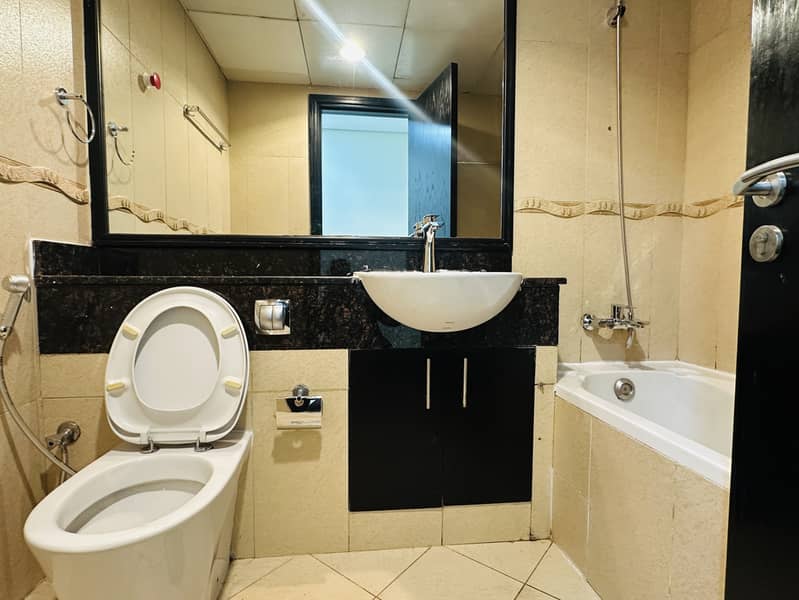 3 BEDROOM+MAID ROOM / BALCONY / VACANT NOW - Image 22