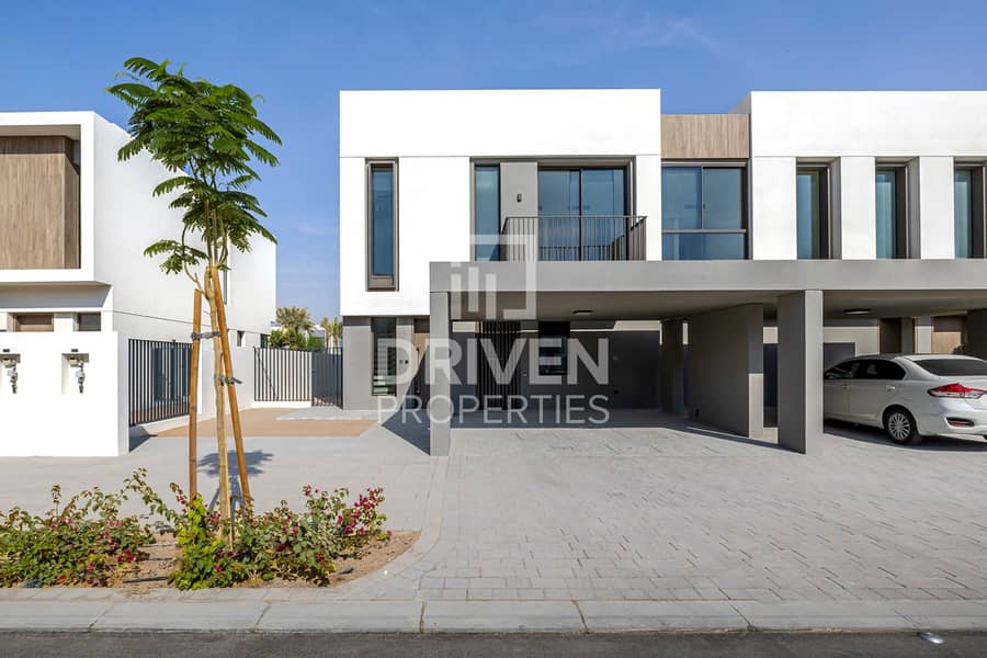 Park View | Single Row | New Handover | Amenities