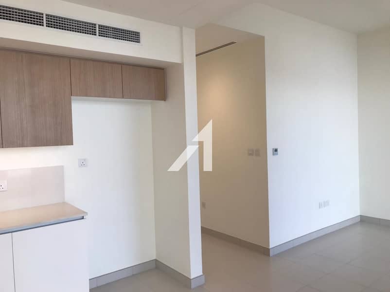 Vacant | Pool View| Single Row| Close to Amenities - Image 8