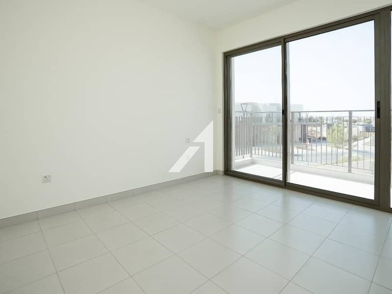 Vacant | Pool View| Single Row| Close to Amenities - Image 14