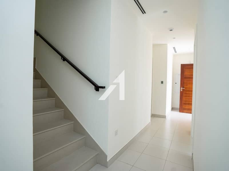 Vacant | Pool View| Single Row| Close to Amenities - Image 15