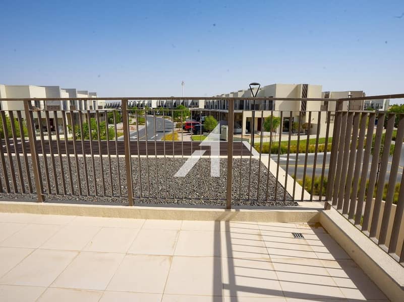 Vacant | Pool View| Single Row| Close to Amenities - Image 24