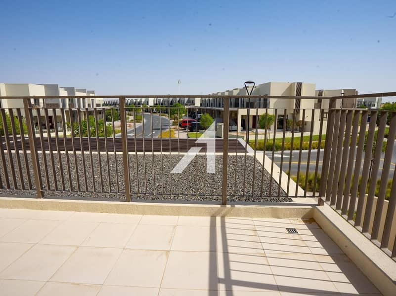 Vacant | Pool View| Single Row| Close to Amenities - Image 27