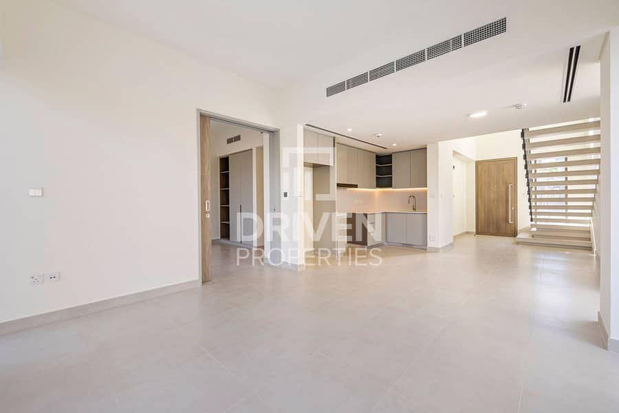 Park View | Single Row | New Handover | Amenities