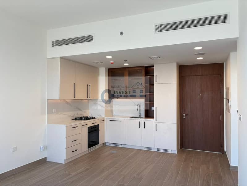 Spacious 1 BHK with Laundry Room & Fully Fitted Kitchen - Ready to Move