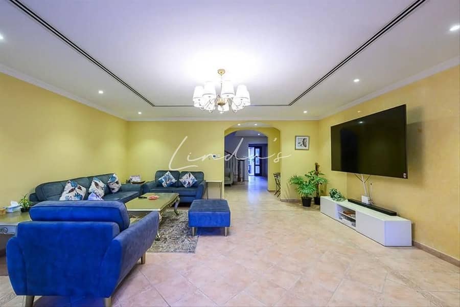 Corner Unit | Close to Park | Perfect for familes