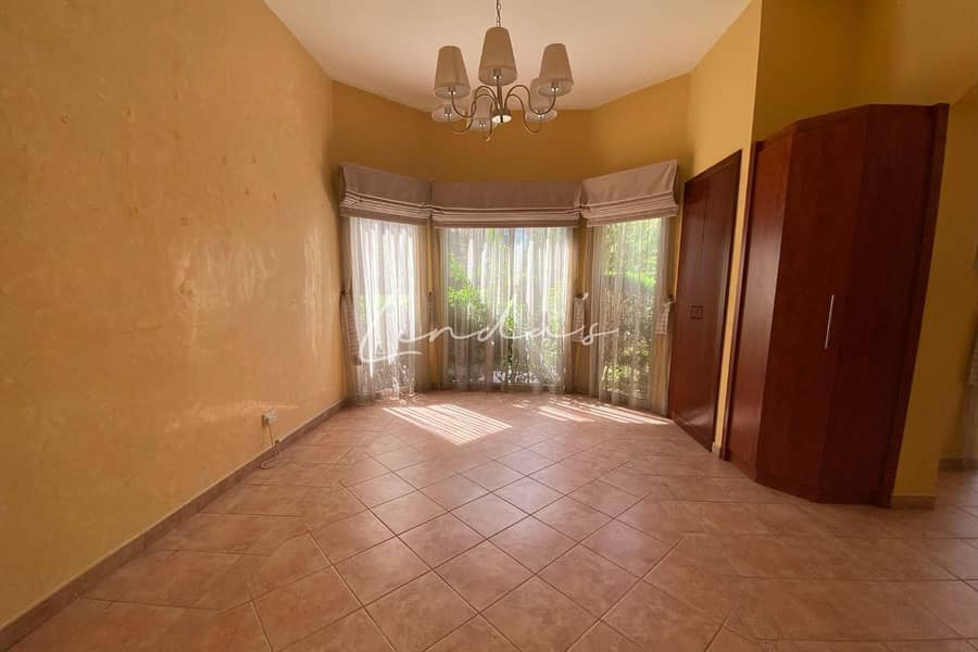 Corner Unit | Close to Park | Perfect for familes