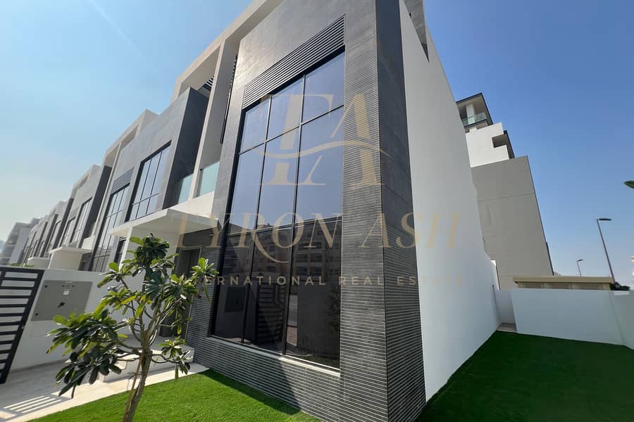 CORNER UNIT | SPACIOUS | PRIME LOCATION