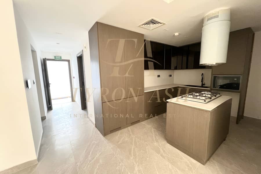 CORNER UNIT | SPACIOUS | PRIME LOCATION