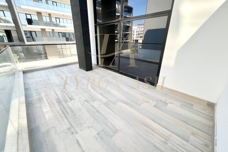 CORNER UNIT | SPACIOUS | PRIME LOCATION - Image 6