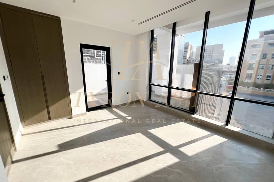 CORNER UNIT | SPACIOUS | PRIME LOCATION - Image 7