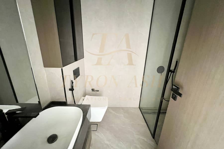 CORNER UNIT | SPACIOUS | PRIME LOCATION - Image 8