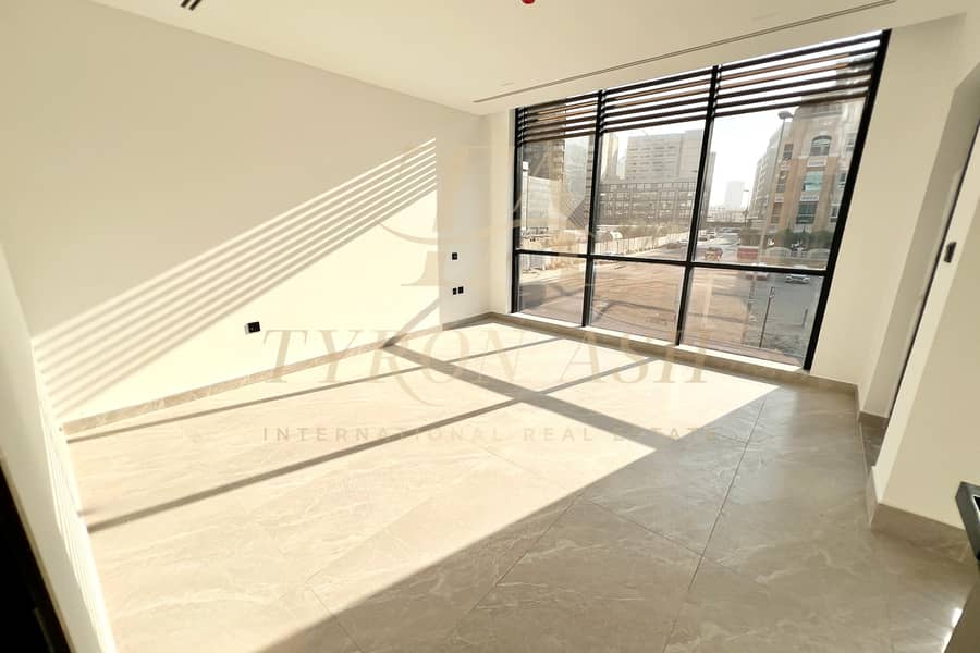 CORNER UNIT | SPACIOUS | PRIME LOCATION - Image 11