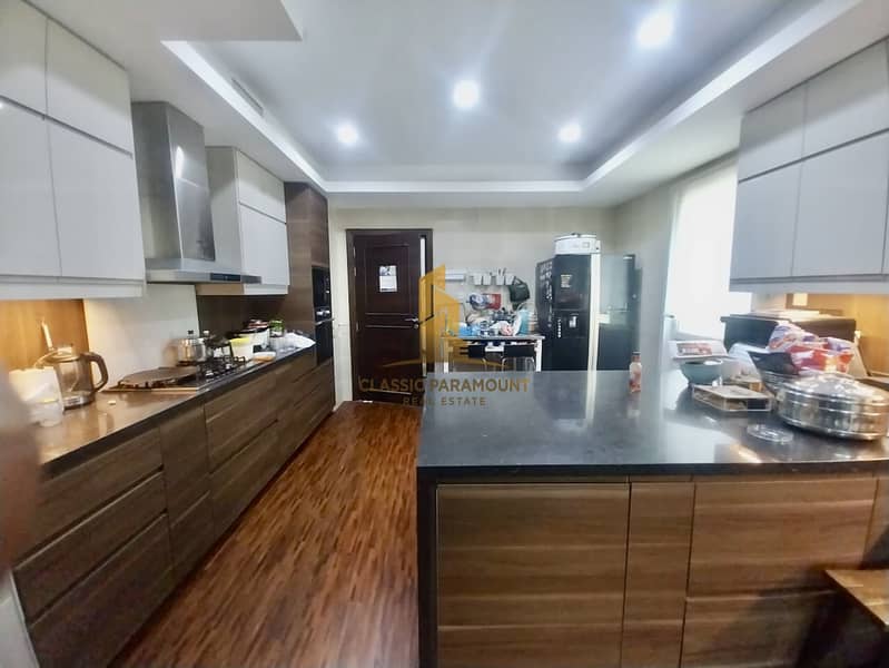 Elegant 6 BHK Villa Unmatched Luxury & Space - Image 11