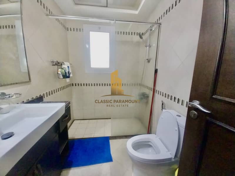 Elegant 6 BHK Villa Unmatched Luxury & Space - Image 27