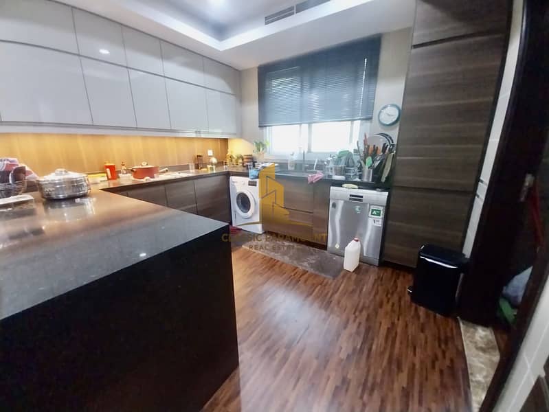 Elegant 6 BHK Villa Unmatched Luxury & Space - Image 28