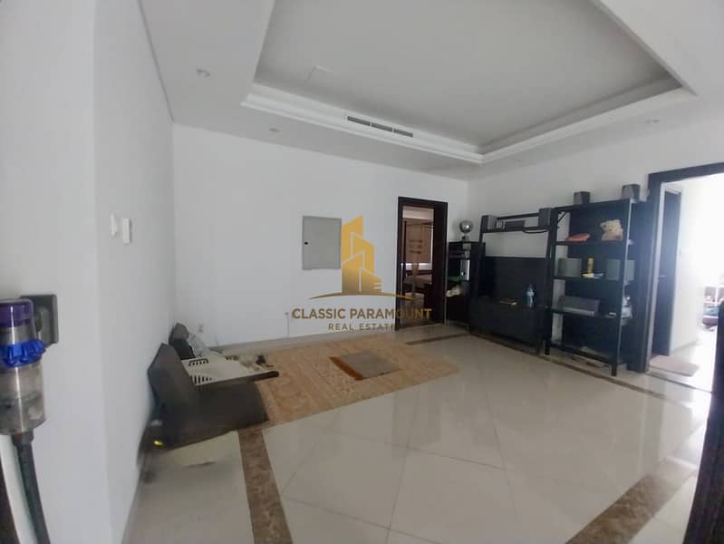 Elegant 6 BHK Villa Unmatched Luxury & Space - Image 30