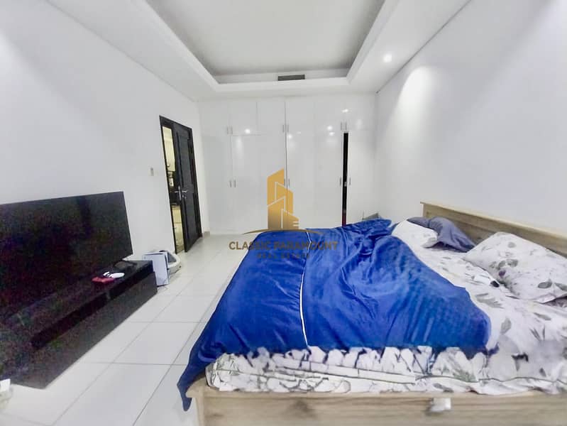 Elegant 6 BHK Villa Unmatched Luxury & Space - Image 31